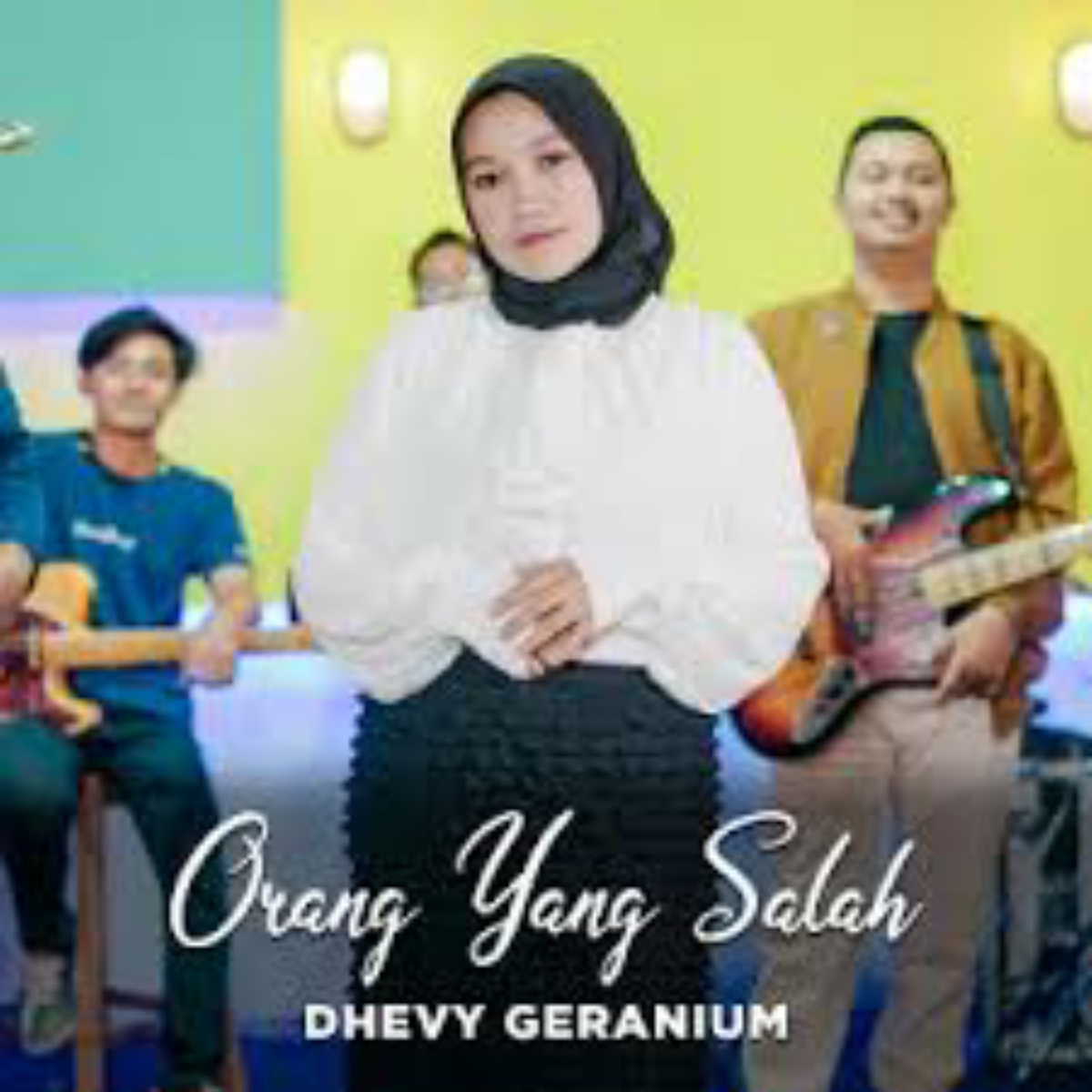 Dhevy Geranium Orang Yang Salah Mp3