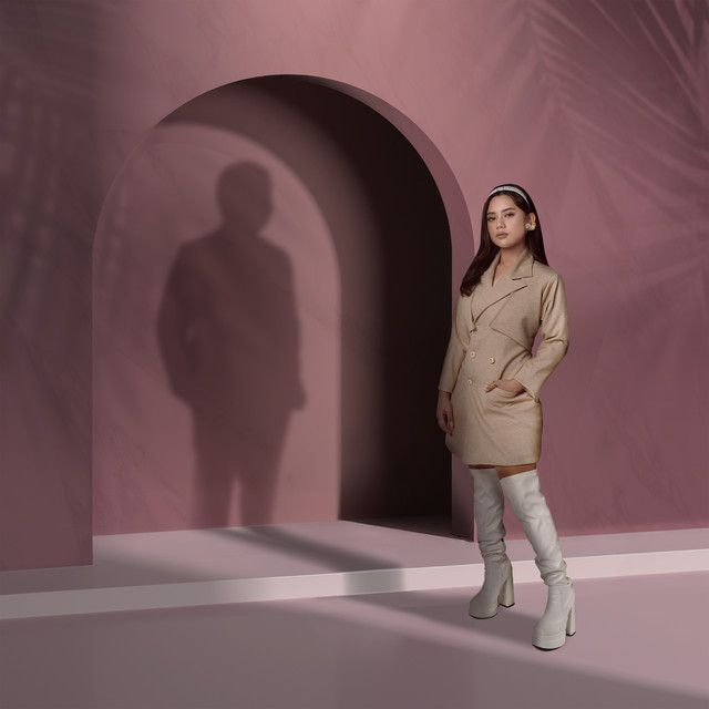 Ziva Magnolya - Menanti (feat. Yovie Widianto)