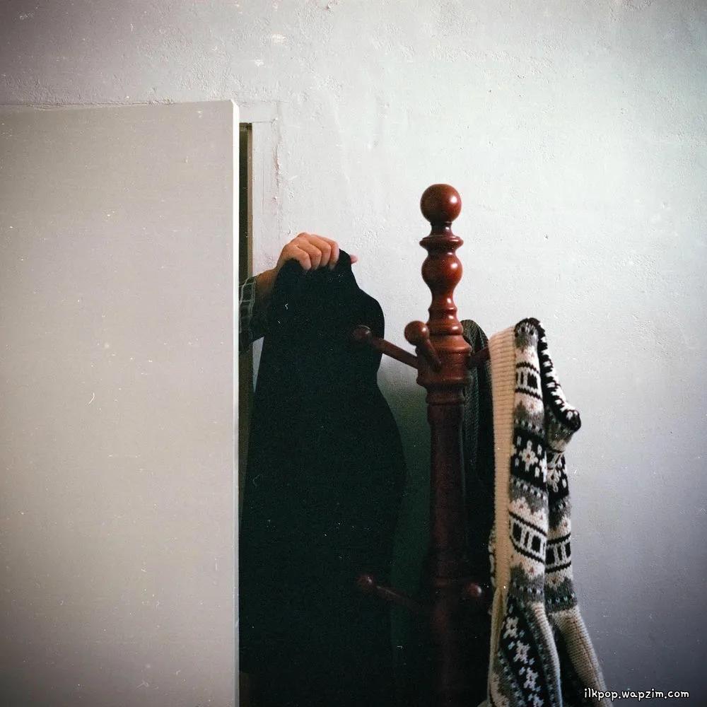 문자 한 통 (A Text from Somewhere'') by kimminseong