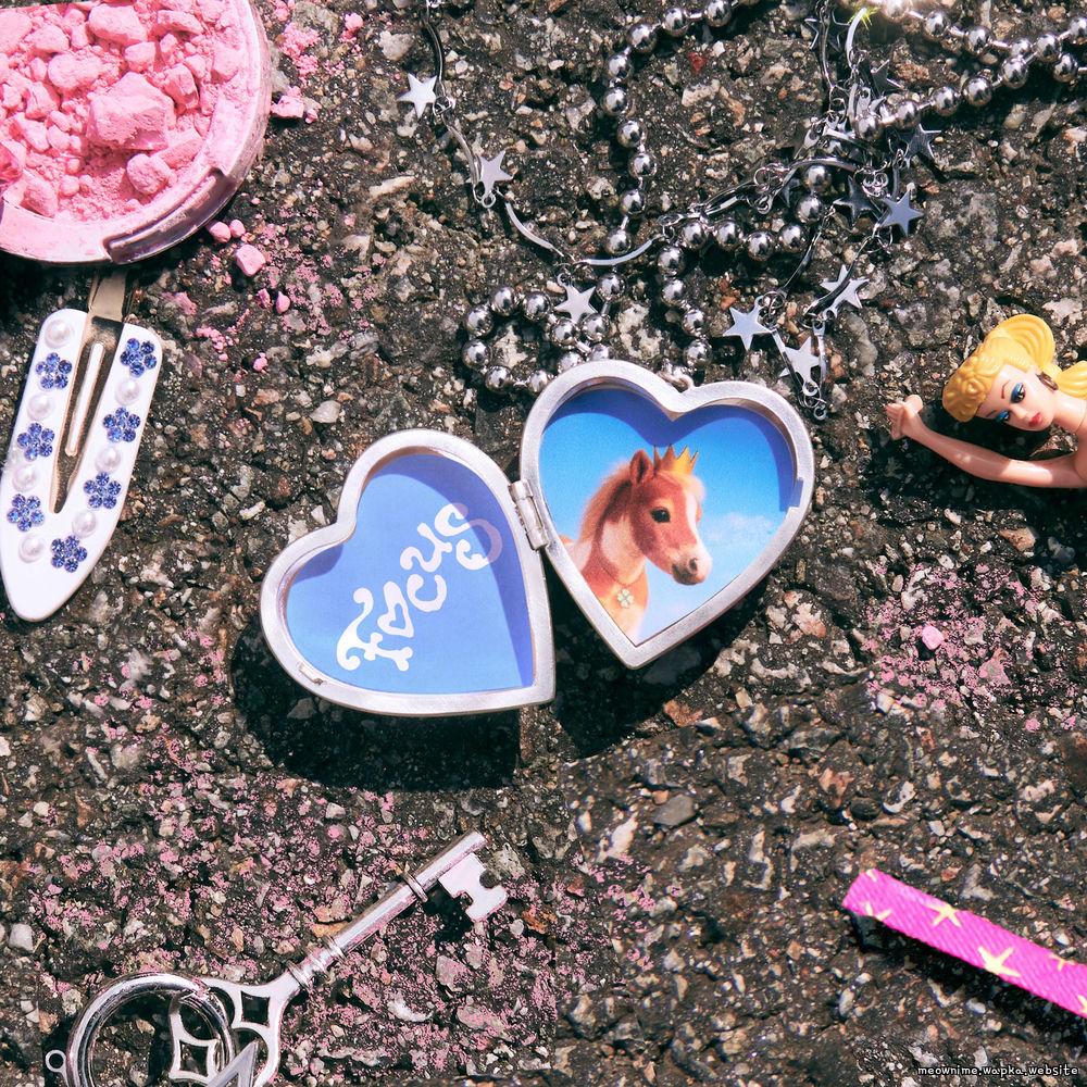 Hearts2Hearts - Flutter Mp3
