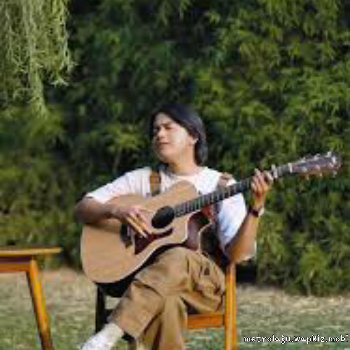 Maulana Ardiansyah - Dermaga Biru Mp3