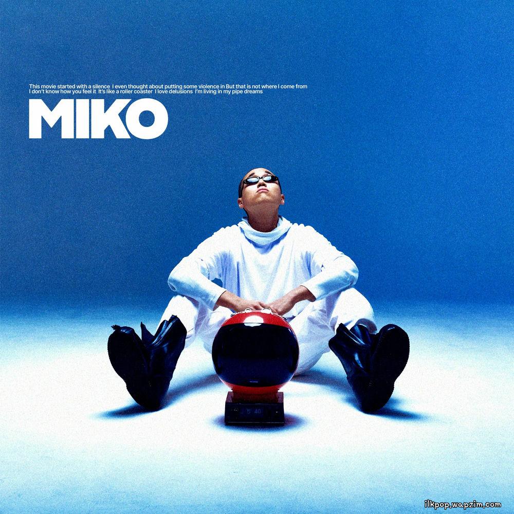 CRACKED STONE by Dowoo