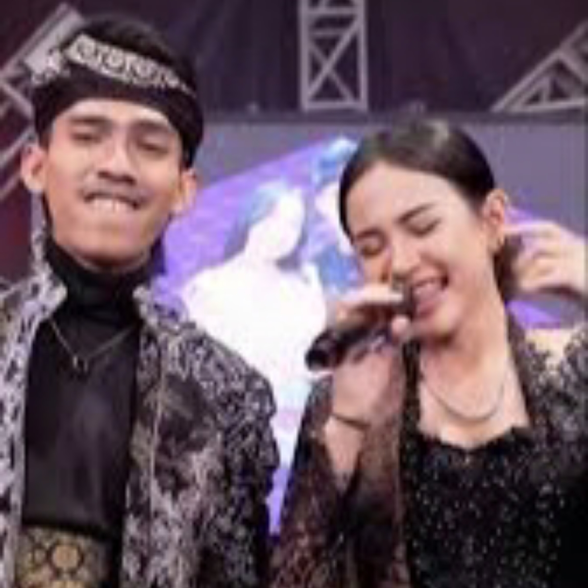 Arya Galih Ft Sasya Arkhisna Kelingan Mp3