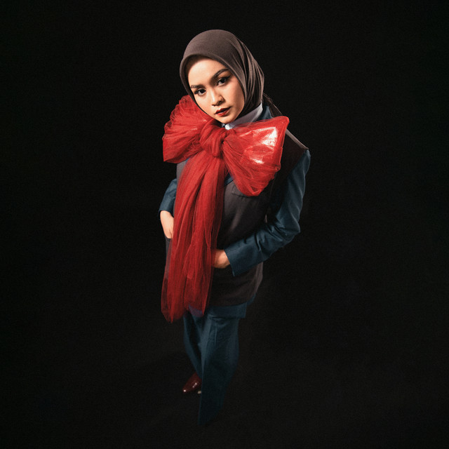 Salma Salsabil - Berharap Pada Timur