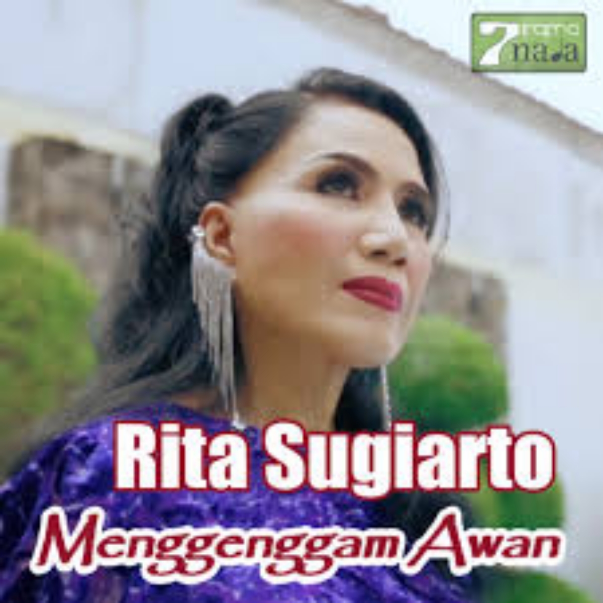 Menggenggam Awan