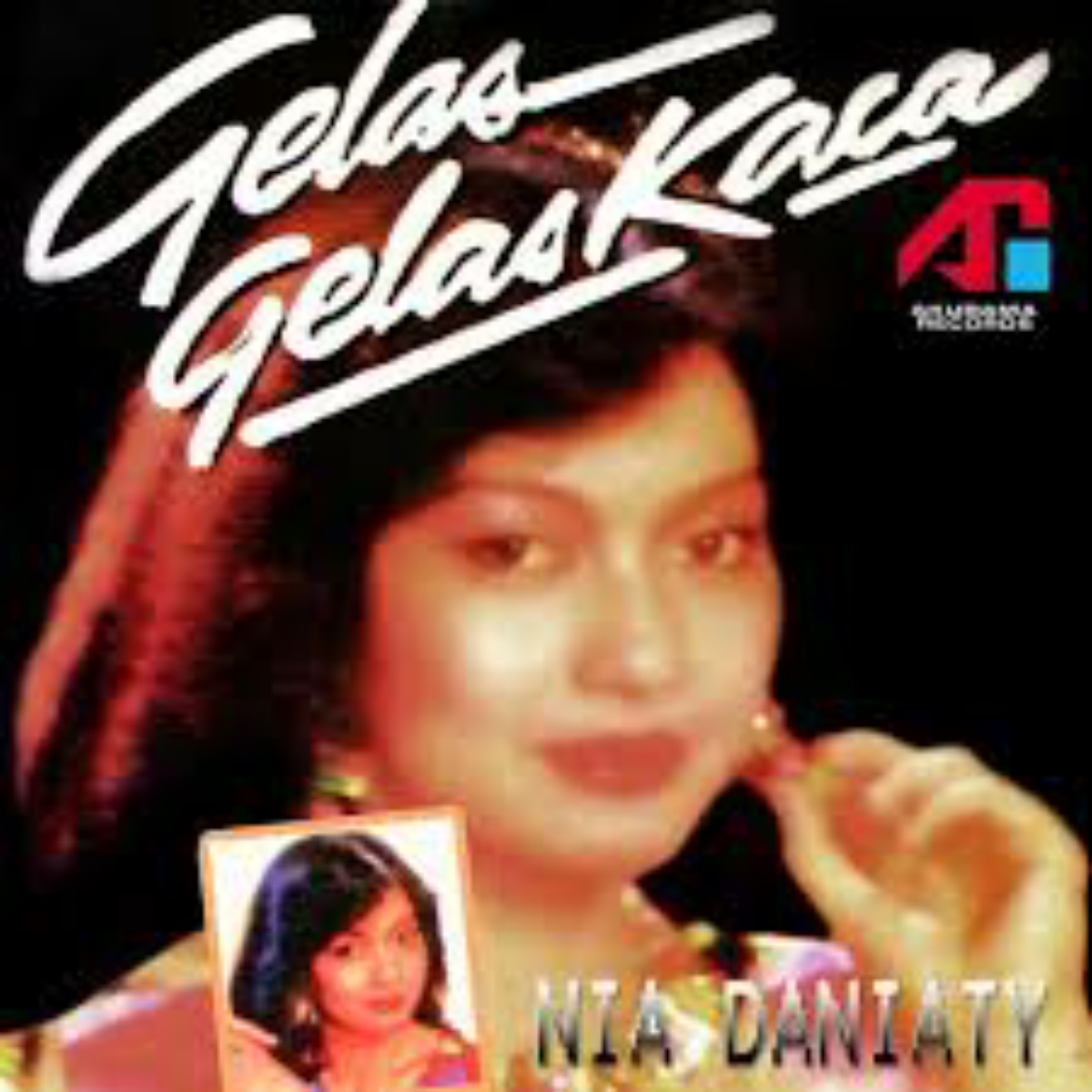 Nia Daniaty - Gelas-Gelas Kaca Mp3